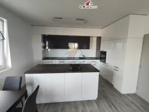 Pronájem bytu 3+kk, Nymburk, Ke Strouze, 90 m2