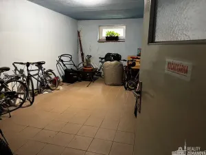 Prodej bytu 2+1, Neveklov, Benešovská, 51 m2