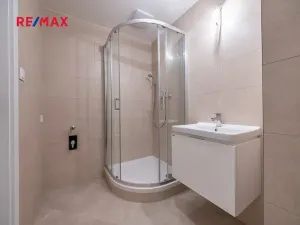 Prodej bytu 1+kk, Praha - Háje, Sochorcova, 33 m2