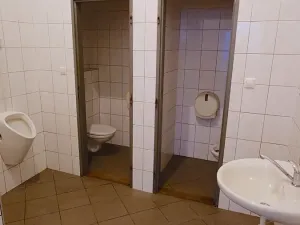 Pronájem výrobních prostor, Lišov, Hůrecká, 2357 m2