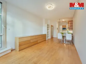Pronájem bytu 2+kk, Praha, Voskovcova, 48 m2