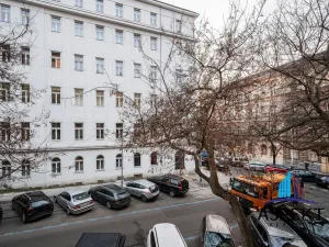 Pronájem bytu 2+1, Praha - Vinohrady, Lužická, 66 m2