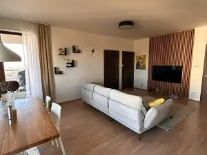 Pronájem bytu 3+kk, Praha - Hrdlořezy, Učňovská, 75 m2