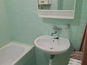 Pronájem bytu 1+kk, Praha - Břevnov, Moravanů, 30 m2