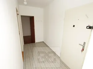 Pronájem bytu 3+kk, Praha - Karlín, U Sluncové, 83 m2