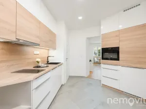 Prodej bytu 1+kk, Praha - Podolí, Na dolinách, 39 m2