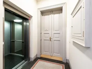 Pronájem bytu 3+1, Praha - Nové Město, Bolzanova, 93 m2