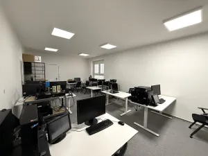 Pronájem kanceláře, Brno - Židenice, Kosmákova, 13 m2