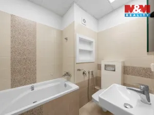 Prodej bytu 3+1, Děčín - Děčín IX-Bynov, Sokolská, 67 m2