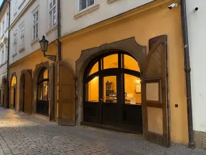 Pronájem obchodního prostoru, Praha - Staré Město, 175 m2