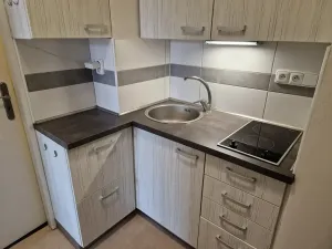 Pronájem bytu 1+kk, Praha - Strašnice, Černokostelecká, 40 m2