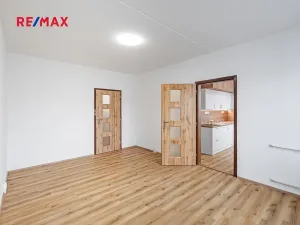 Pronájem bytu 3+1, Jindřichův Hradec, Kosmonautů, 65 m2