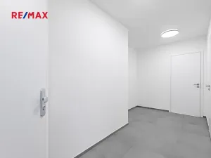 Pronájem bytu 2+kk, Praha - Nusle, Kloboučnická, 58 m2