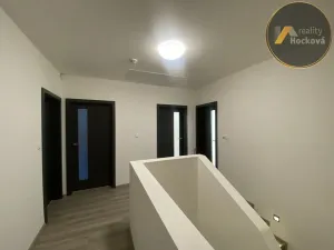 Pronájem rodinného domu, Postřižín, Prostřední, 175 m2