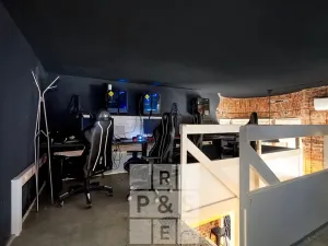 Prodej obchodního prostoru, Praha - Smíchov, Zborovská, 186 m2