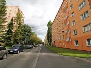 Prodej bytu 3+1, Karlovy Vary, Krymská, 68 m2