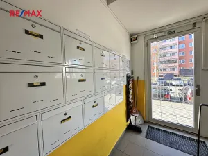 Prodej bytu 1+kk, Kladno, Na růžovém poli, 27 m2