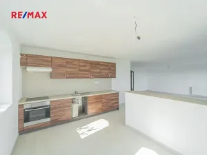 Prodej rodinného domu, Vinařice, 191 m2