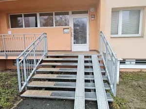 Pronájem bytu 1+kk, Kladno, V Bažantnici, 33 m2