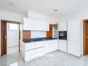 Prodej bytu 2+kk, Praha - Horní Měcholupy, Hornoměcholupská, 56 m2
