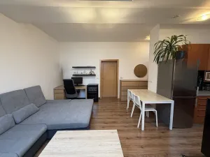 Prodej bytu 2+kk, Slavkov u Brna, sídliště Nádražní, 64 m2