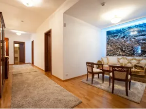 Prodej bytu 3+kk, Karlovy Vary, Divadelní náměstí, 137 m2