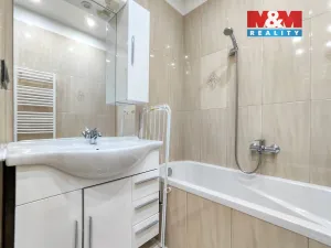 Prodej bytu 3+kk, Šestajovice, Komenského, 48 m2