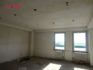 Prodej obchodního prostoru, Oskořínek, Chlebská, 1600 m2