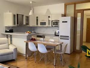 Pronájem bytu 2+kk, Praha - Prosek, Valečovská, 68 m2