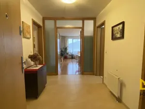 Pronájem bytu 2+kk, Praha - Prosek, Valečovská, 68 m2