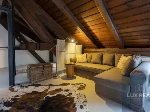 Prodej atypického bytu, Mikulov, Komenského, 164 m2