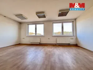 Pronájem skladu, Čestice, 888 m2