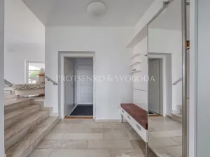 Prodej kanceláře, Křižanov, Benešovo náměstí, 530 m2