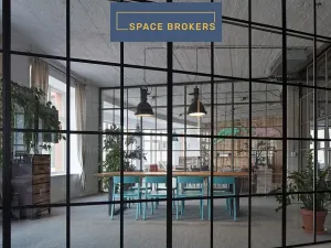 Pronájem kanceláře, Praha, Křižíkova, 550 m2