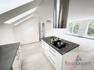 Pronájem bytu 4+kk, Praha - Vršovice, Oblouková, 136 m2