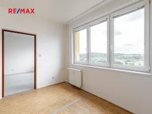 Pronájem bytu 1+1, Jindřichův Hradec, sídliště Vajgar, 43 m2