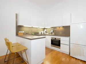 Pronájem bytu 2+kk, Praha - Vršovice, Ruská, 74 m2