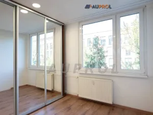 Prodej bytu 3+kk, Praha - Karlín, Molákova, 71 m2