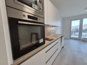 Pronájem bytu 1+kk, Brno, třída Generála Píky, 35 m2