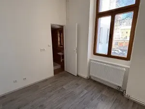 Pronájem bytu 3+1, Liberec, U Lomu, 80 m2