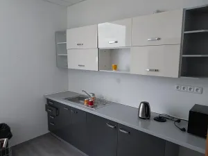 Pronájem kanceláře, Brno, Heršpická, 380 m2