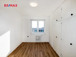 Pronájem bytu 3+1, Praha - Břevnov, Na Petřinách, 63 m2