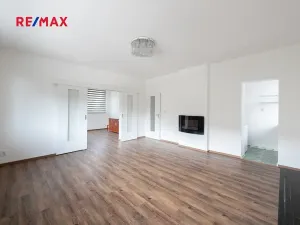 Prodej vily, Měchenice, Hlavní, 330 m2