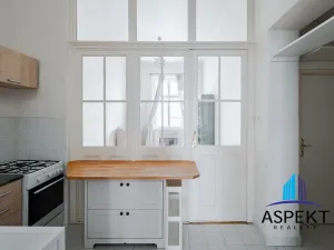 Pronájem bytu 2+1, Praha - Vinohrady, Belgická, 52 m2