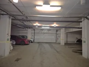 Pronájem garážového stání, Brno, 15 m2