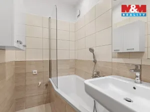 Prodej bytu 2+kk, Praha - Modřany, Urbánkova, 44 m2