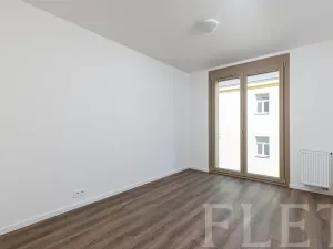 Pronájem bytu 2+kk, Praha - Žižkov, V domově, 50 m2