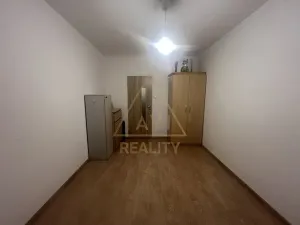 Pronájem bytu 2+kk, Praha - Žižkov, Na Jarově, 42 m2