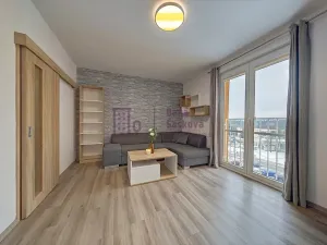 Pronájem bytu 3+1, Jindřichův Hradec, sídliště Vajgar, 64 m2