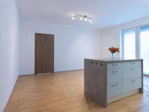 Prodej bytu 3+kk, Plesná, Náměstí Svobody, 66 m2
